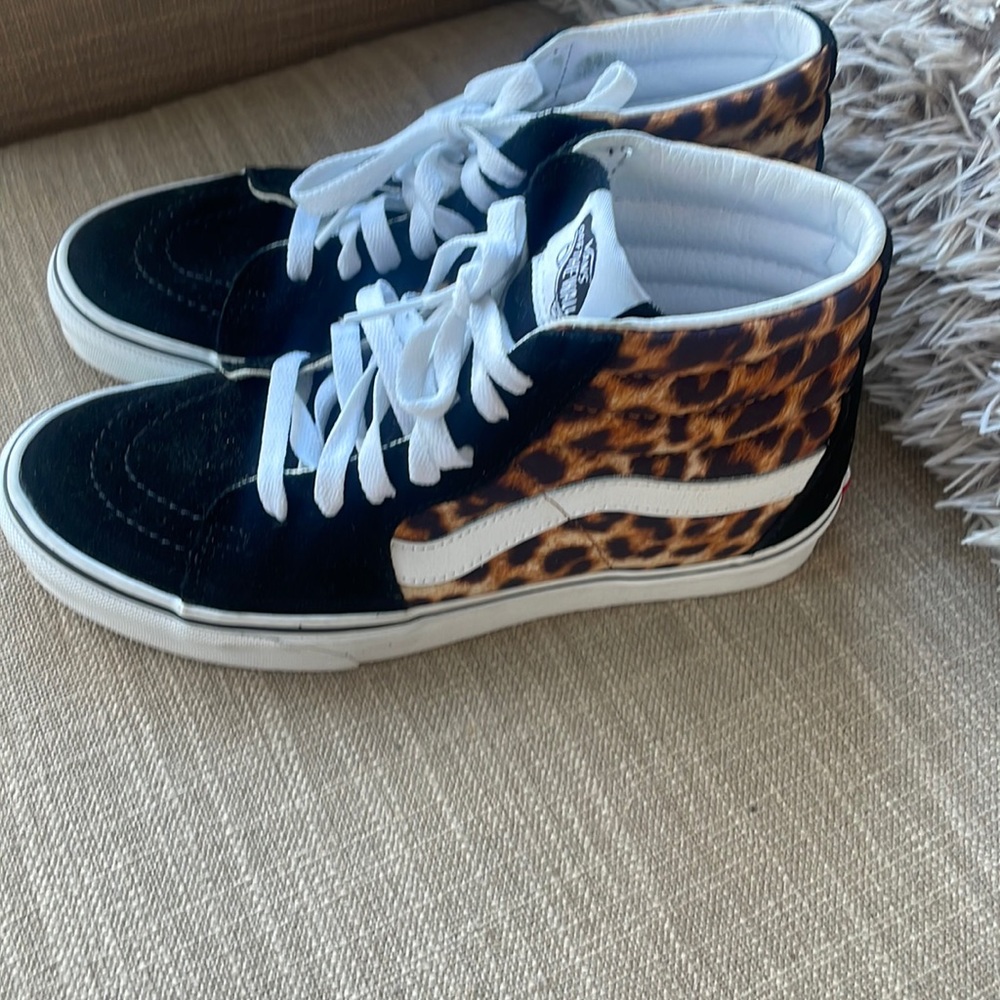 Super cool high top Vans - Picture 1 of 5